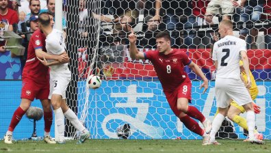 Сърбия измъкна равен срещу Словения с драма в добавеното време