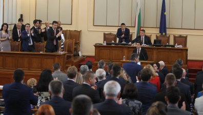 Кой влиза и кой отпада от партийните листи за изборите?