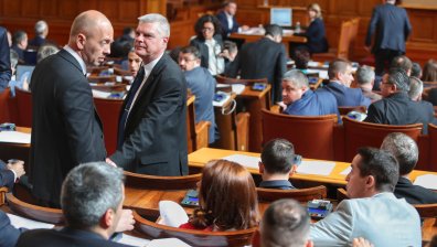 Депутатите се заемат с броя и състава на парламентарните комисии