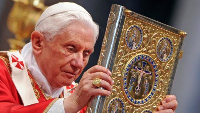 На 95-годишна възраст си отиде папа Бенедикт XVI