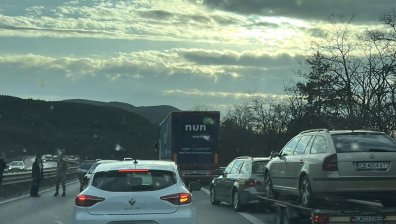 Тежка катастрофа предизвика километрично задръстване на АМ "Тракия"