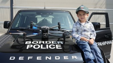 Малчугани влязоха в ролята на граничари в Деня на детето