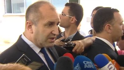 Румен Радев категоричен: Алармирах, че ще загиват летци