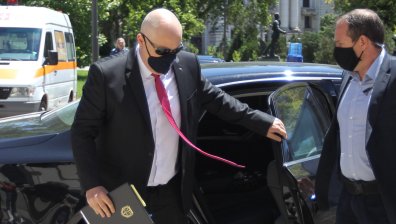 Прокурори скочиха срещу искането на Радев за оставка на Гешев
