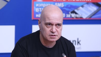 Трифонов изпада в изолация, Борисов се подигра с него и служебния кабинет