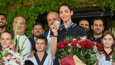 С бронзовия медал от Игрите в Париж Кимиа донесе в България и широката си усмивка