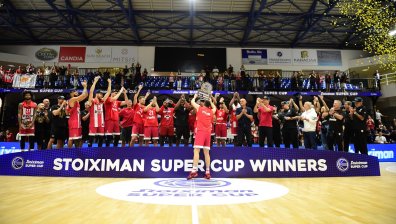 Александър Везенков и "Олимпиакос" вдигнаха Суперкупата на Гърция