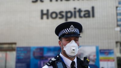 Британците предупредени да не си правят планове за лято в чужбина