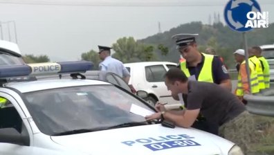 Камион блъсна автомобил с новородено на протеста на пътните строители в Благоевград