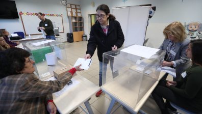 България избира новите 240 в НС, кандидатите за депутатските места са 4 566