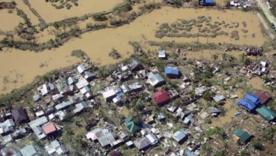 Най-малко 75 души са жертвите на супертайфуна във Филипините