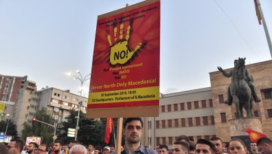 В РСМ готови на блокади заради френското предложение, Макрон с послание към народа