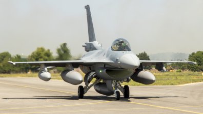 Вторият изтребител F-16 кацна в авиобаза "Граф Игнатиево"