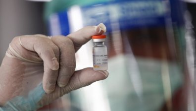 Ваксинираха половината от пълнолетните в САЩ с поне една доза