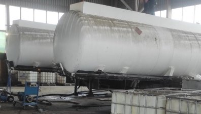 Задържаха огромни количества спирт и енергийни продукти (+ВИДЕО)