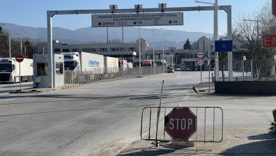 Маскирани мъже с български автомобил опитаха да оберат мъж на границата с Гърция