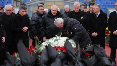 България скърби за Димитър Пенев - президенти, футболни легенди и хиляди граждани сведоха глави (ВИДЕО и СНИМКИ)