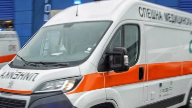 Дете и баща му паднаха от атракционна люлка в Антоново