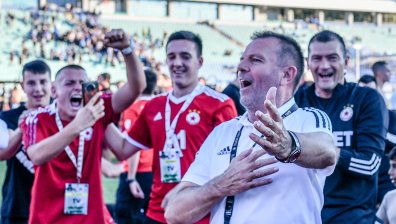 Стойчо Младенов в свой стил: Още една рутинна победа над "Левски"