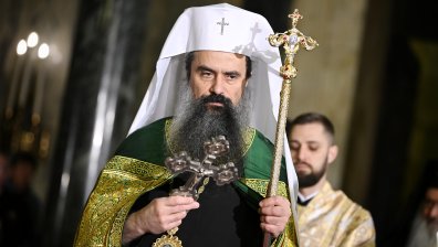 Патриарх Даниил възглави празничната литургия за Рождество Христово (СНИМКИ)
