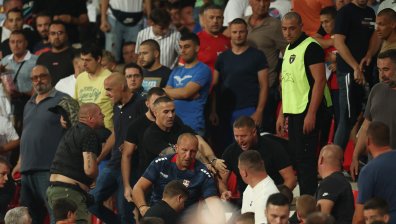 Сблъсъците по трибуните на стадион "Райко Митич" изостриха недоволството срещу Вучич 