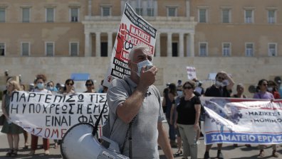Медиците в Гърция протестират заради Ковид ограниченията в работата им