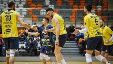 "Хебър" си уреди четвърти пореден финал срещу "Нефтохимик" за волейболната титла