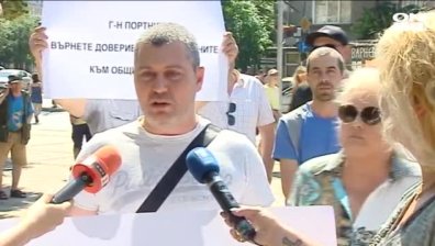 Варненци протестират заради строителство на блок, бранят зелените площи
