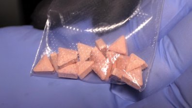 Задържаха мъж и жена в Студентски град за притежание на дрога