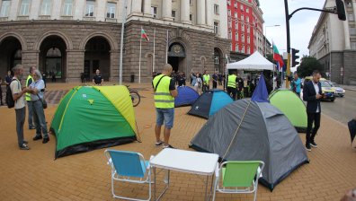 Протест на Сдружение "Боец" блокира Министерския съвет