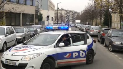 Нападнатият учител в Париж каза, че си измислил историята