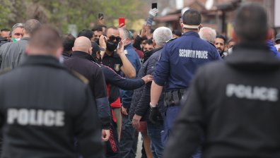 Протест, напрежение и много полиция в ромския кв. "Факултета"