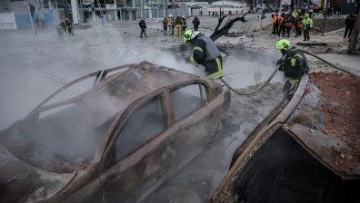 Масирана руска атака в Киев предизвика пожари