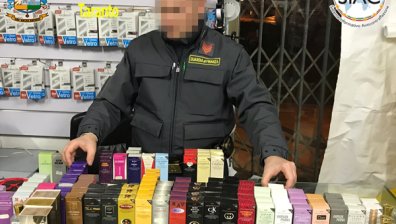 Затвориха 10 000 магазина за фалшиви лекарства и пиратско съдържание
