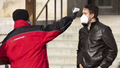 САЩ намаляват на 10 дни максималната карантина за контактни лица