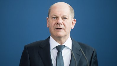 Шолц: Ще плащаме на Русия с евро и долари за газа, въпреки заплахата на Кремъл