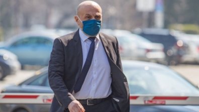 Дончев: Болниците и МВР натрупаха опит, няма нужда от извънредно положение