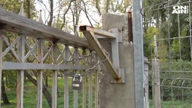 Врата на градския парк в Ямбол едва не уби 52-годишна жена