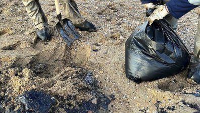 МОСВ: Морските течeния задържат нефтените замърсявания в акваторията на Керченския залив