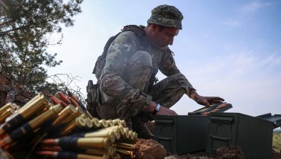 Украинските военни усилено се подготвят за бойните действия на фронта (СНИМКИ)