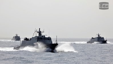 Демонстрация на мощ - Тайван засече 11 китайски бойни кораба и 59 летателни апарата