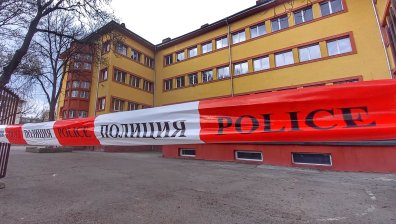 Арестуваха ученици с дрога в Пловдивско, полицаи вкараха общо 19 души в ареста