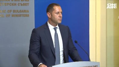 Проверяват Александър Манолев за злоупотреба с европари