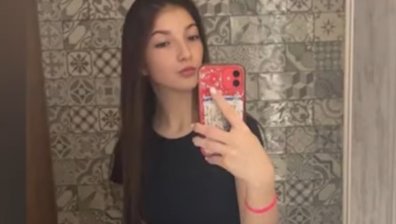 Вместо да отброяват заедно до 12, съученици изпратиха Маги на погребението ѝ