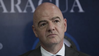 Инфантино след трагедията в Индонезия: Черен ден, светът на футбола е шокиран