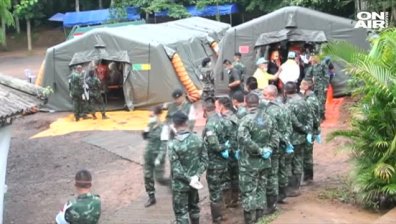 Изведоха първите деца от пещерата в Тайланд, спасителната операция продължава