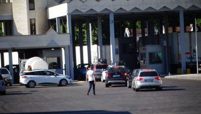 Гърция затегна мерките - тестват всички, влизащи през "Кулата"