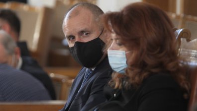 Радев започва консултациите за връчване на мандат за правителство