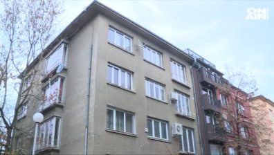Жители на кв. "Оборище" мръзнат в полусаниран блок