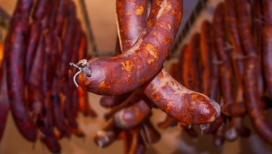 Спряха опасен суджук със салмонела